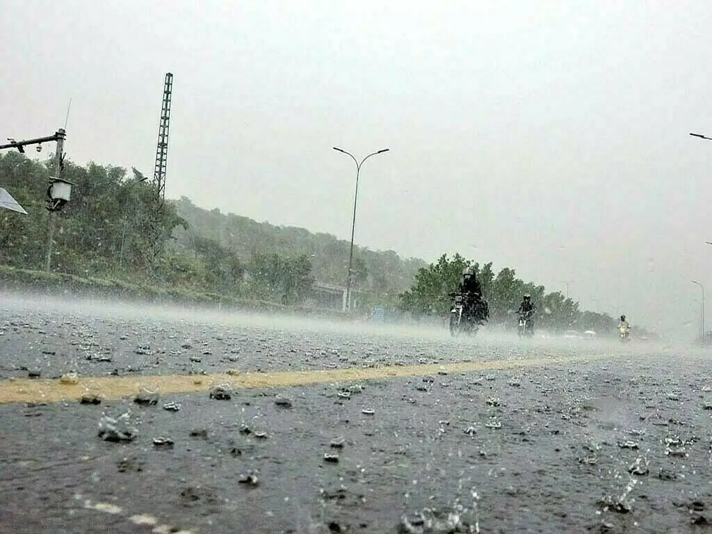 Heavy Rain, Thunder Storms Expected in Karachi from Tomorrow