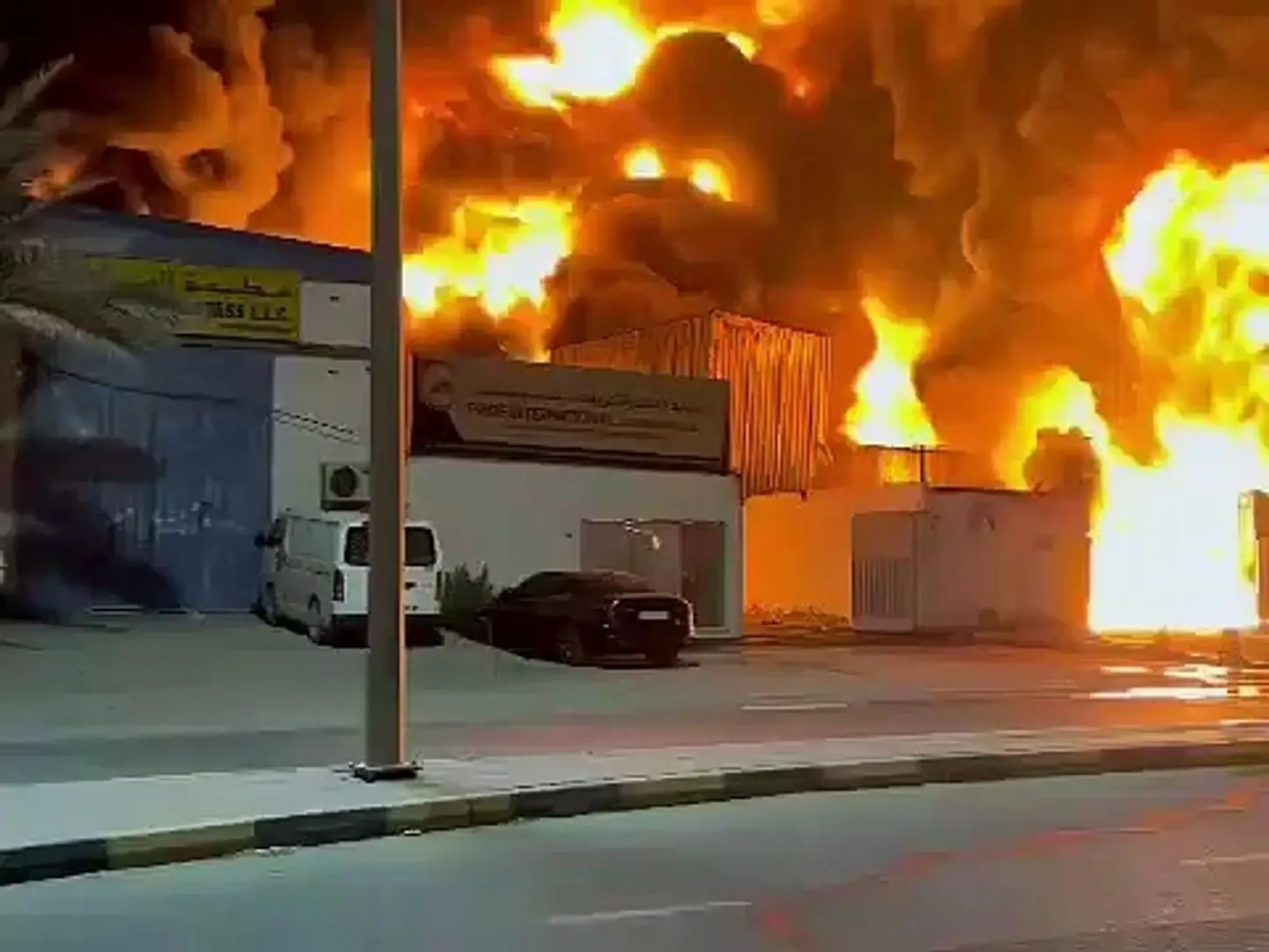 Nine Pakistanis Injured in Fire at UAE Warehouse